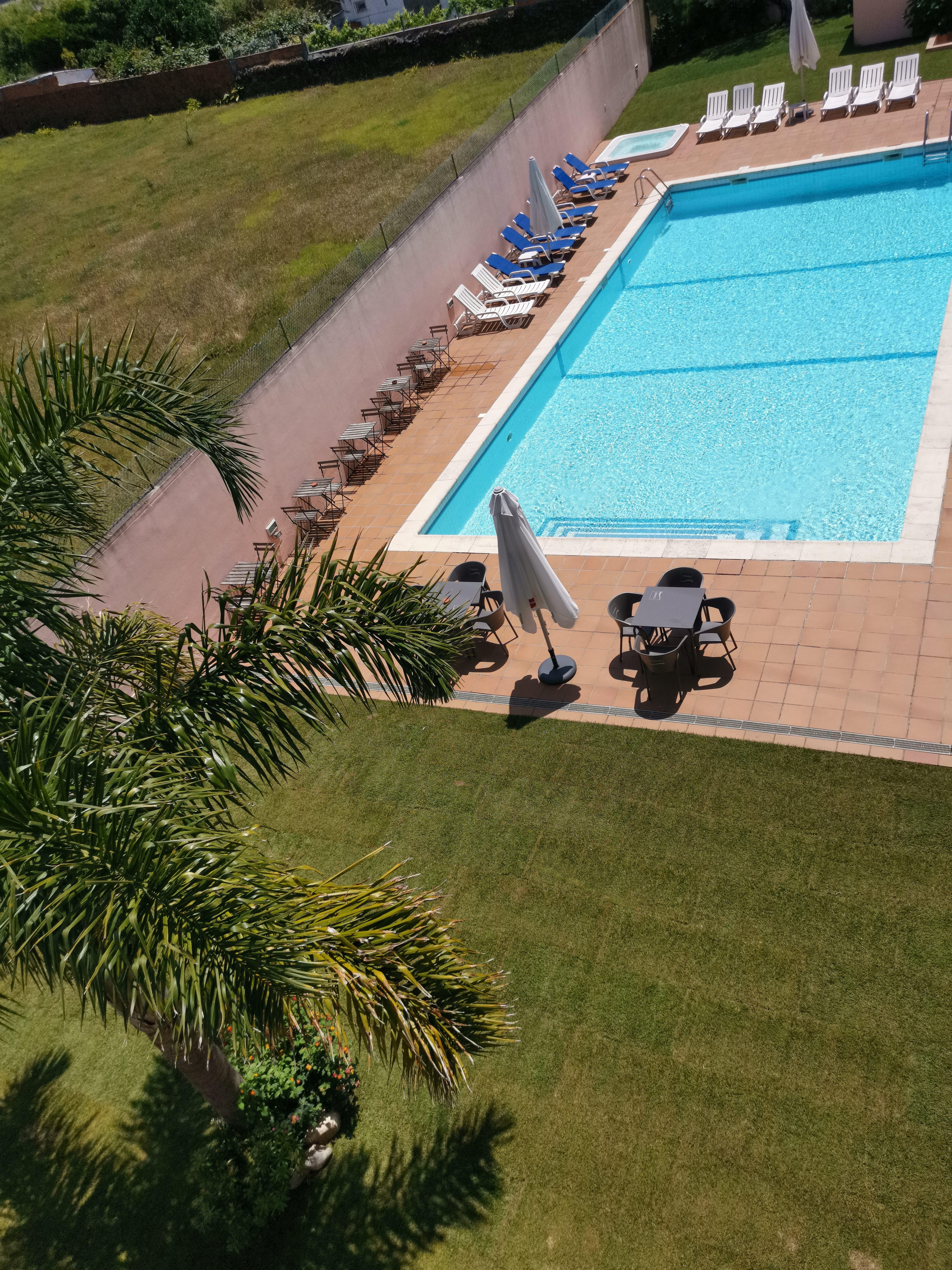 Hotel La Fontaine Езмориз Екстериор снимка