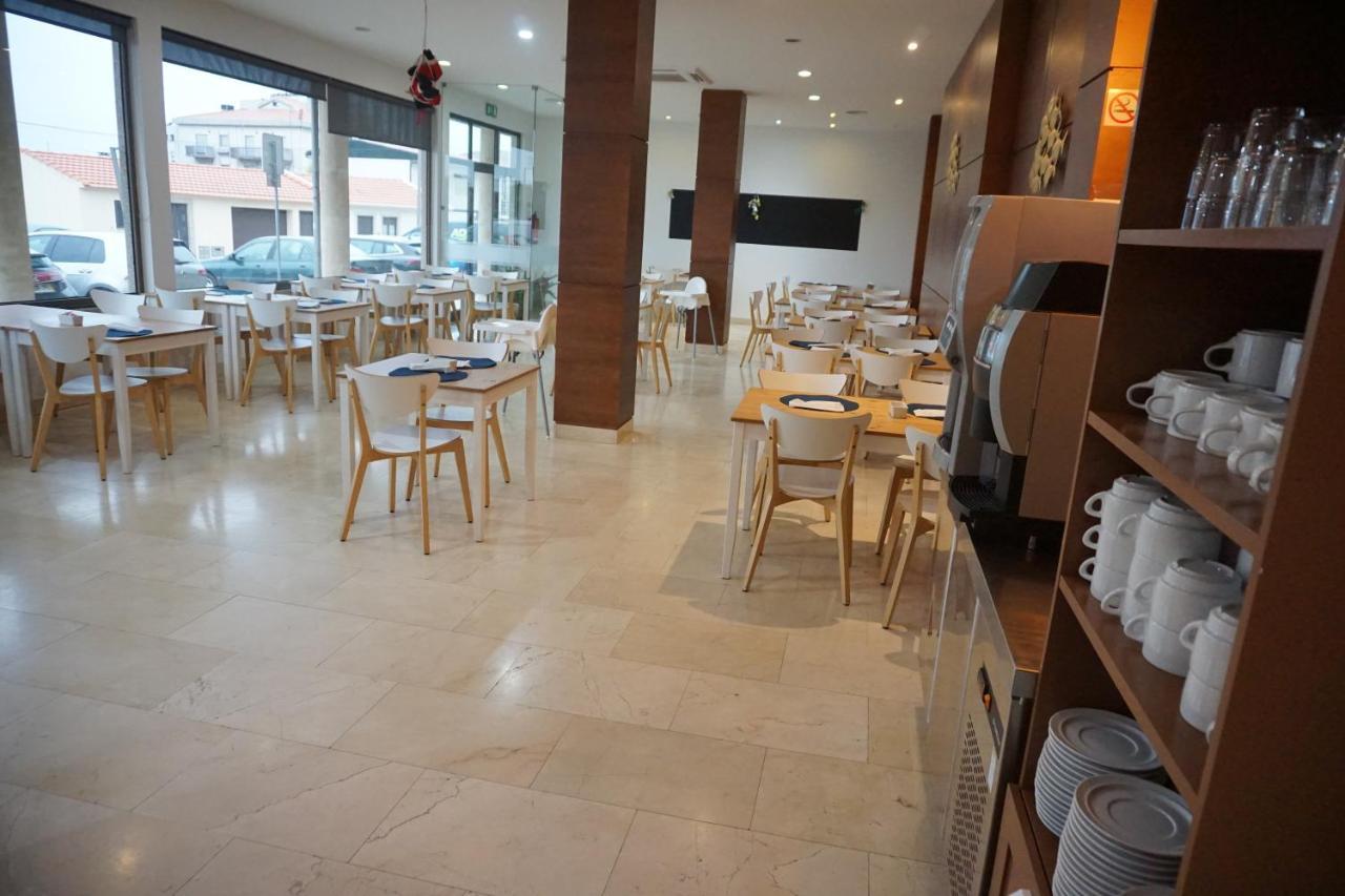 Hotel La Fontaine Езмориз Екстериор снимка