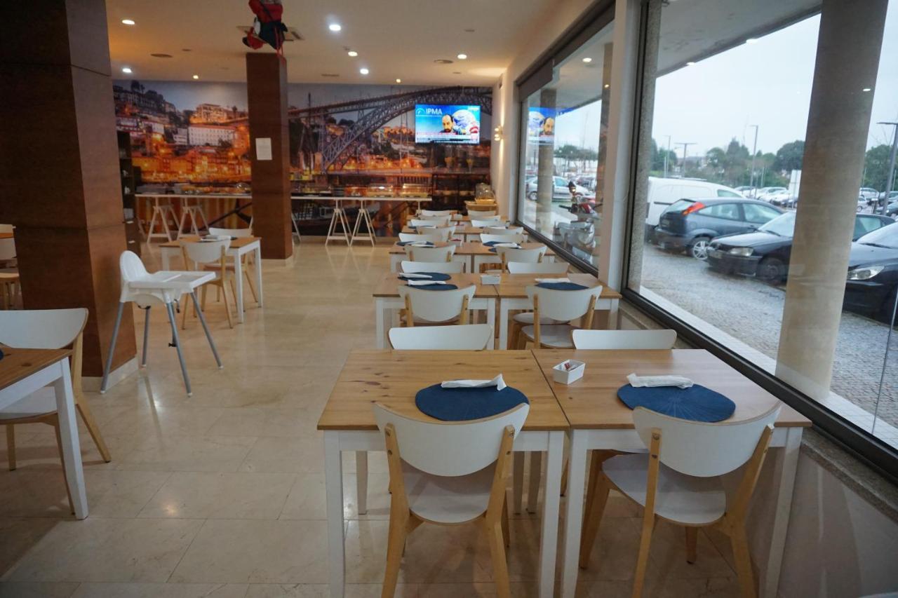 Hotel La Fontaine Езмориз Екстериор снимка