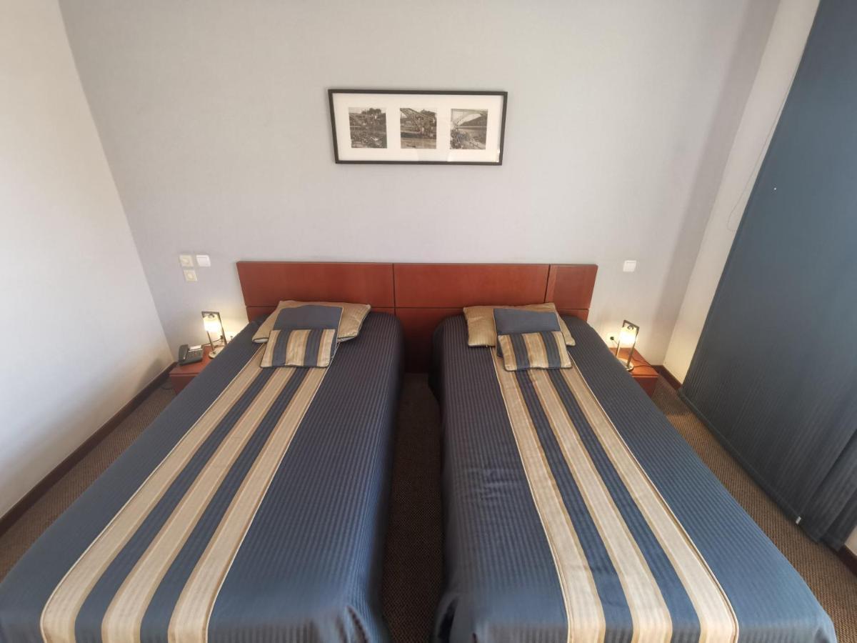 Hotel La Fontaine Езмориз Екстериор снимка