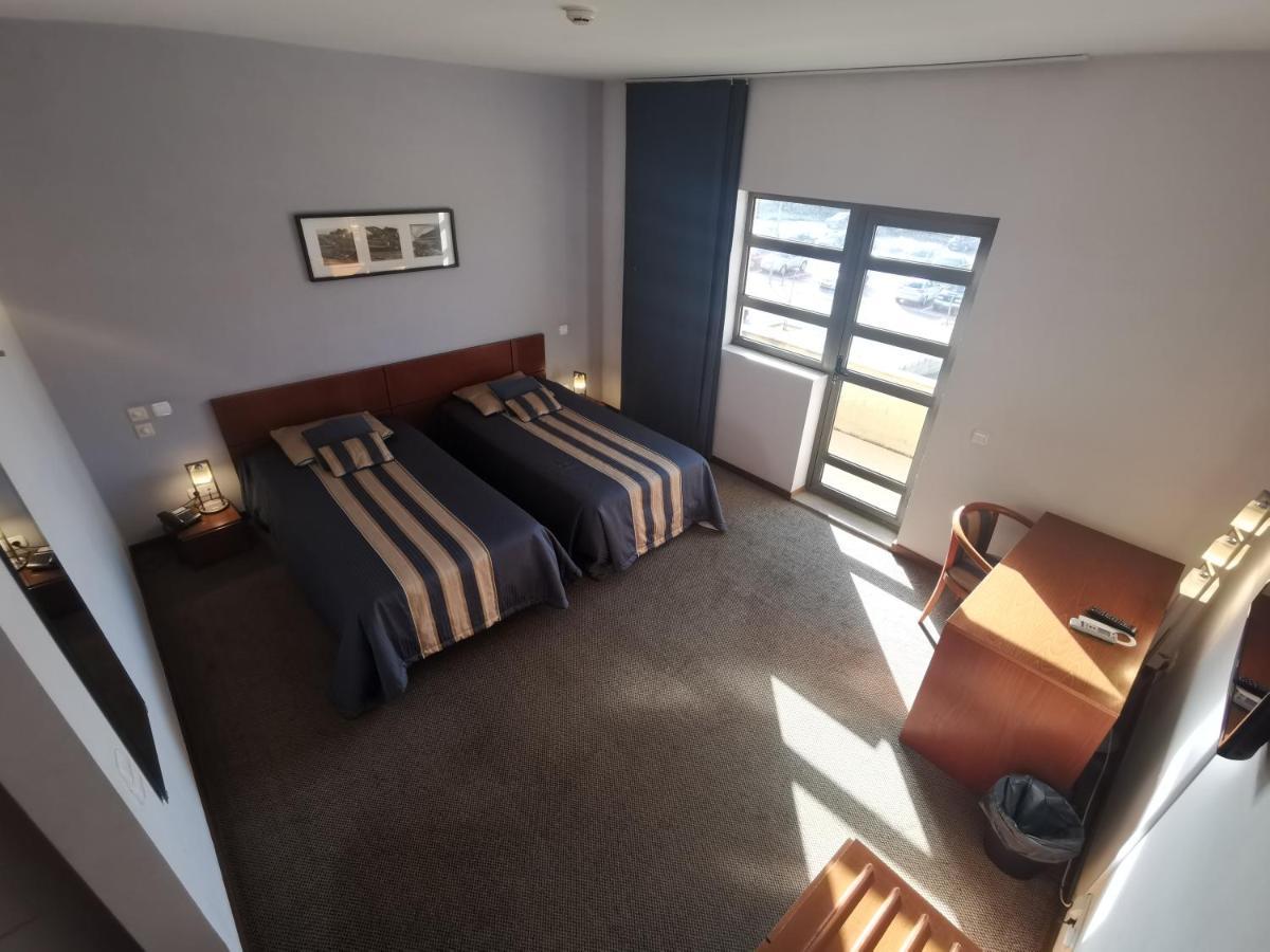Hotel La Fontaine Езмориз Екстериор снимка