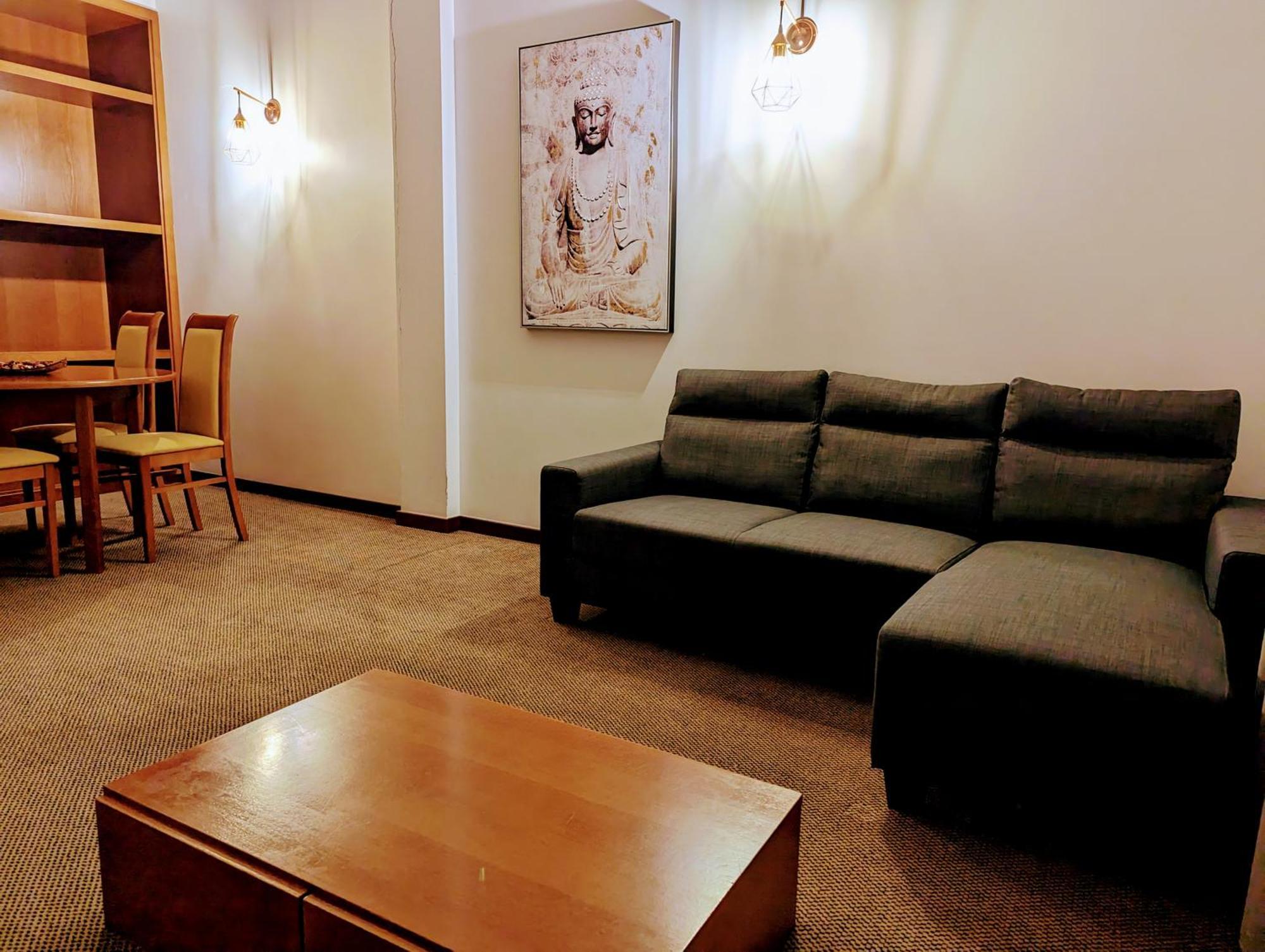 Hotel La Fontaine Езмориз Екстериор снимка