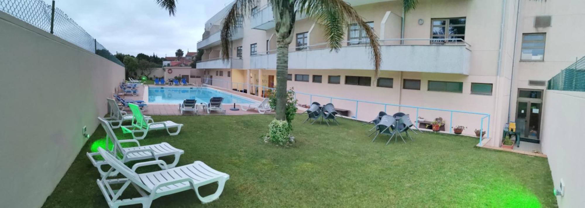 Hotel La Fontaine Езмориз Екстериор снимка