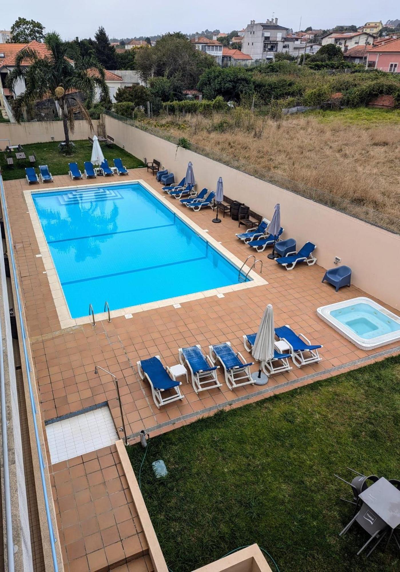 Hotel La Fontaine Езмориз Екстериор снимка